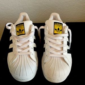 White adidas superstar